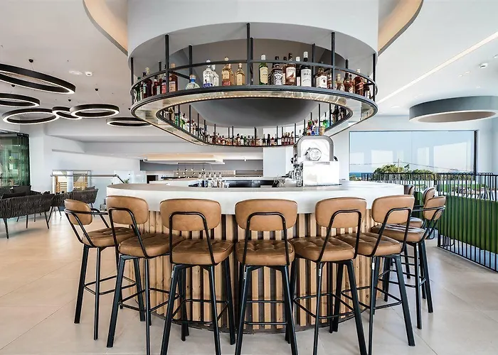 Hotel Harmony Crest Resort& (adults Only)