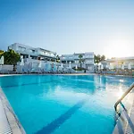 Harmony Crest Resort& (adults Only) Готель