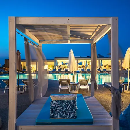 Harmony Crest Resort& (adults Only) Готель
