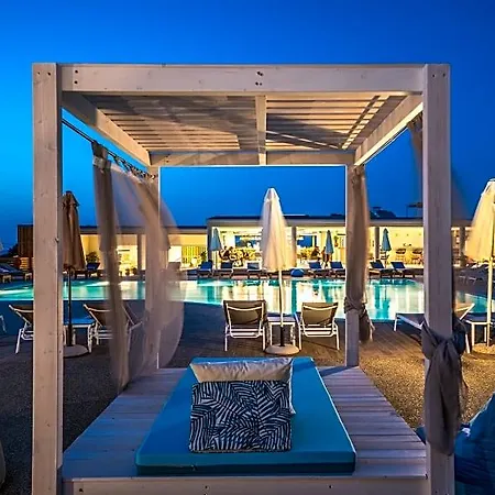 Готель Harmony Crest Resort& (adults Only) 4*