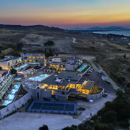 Harmony Crest Resort& (adults Only) 호텔 코스 타운
