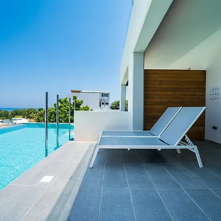 Harmony Crest Resort& (adults Only) Готель