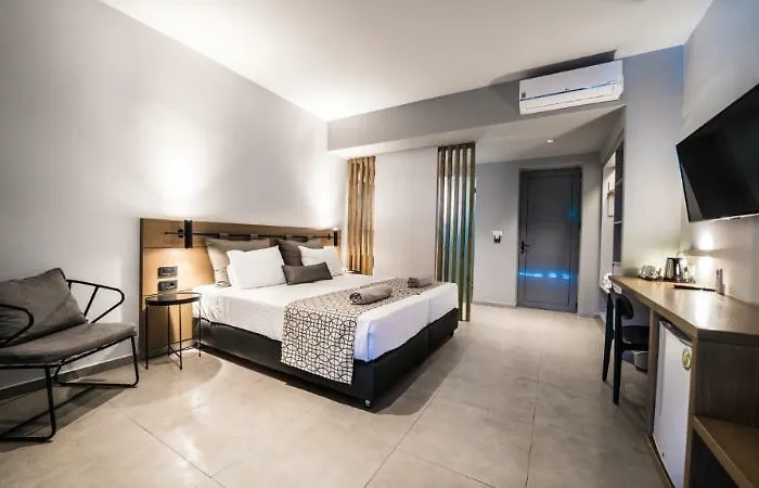 Hotel Harmony Crest Resort& (adults Only)